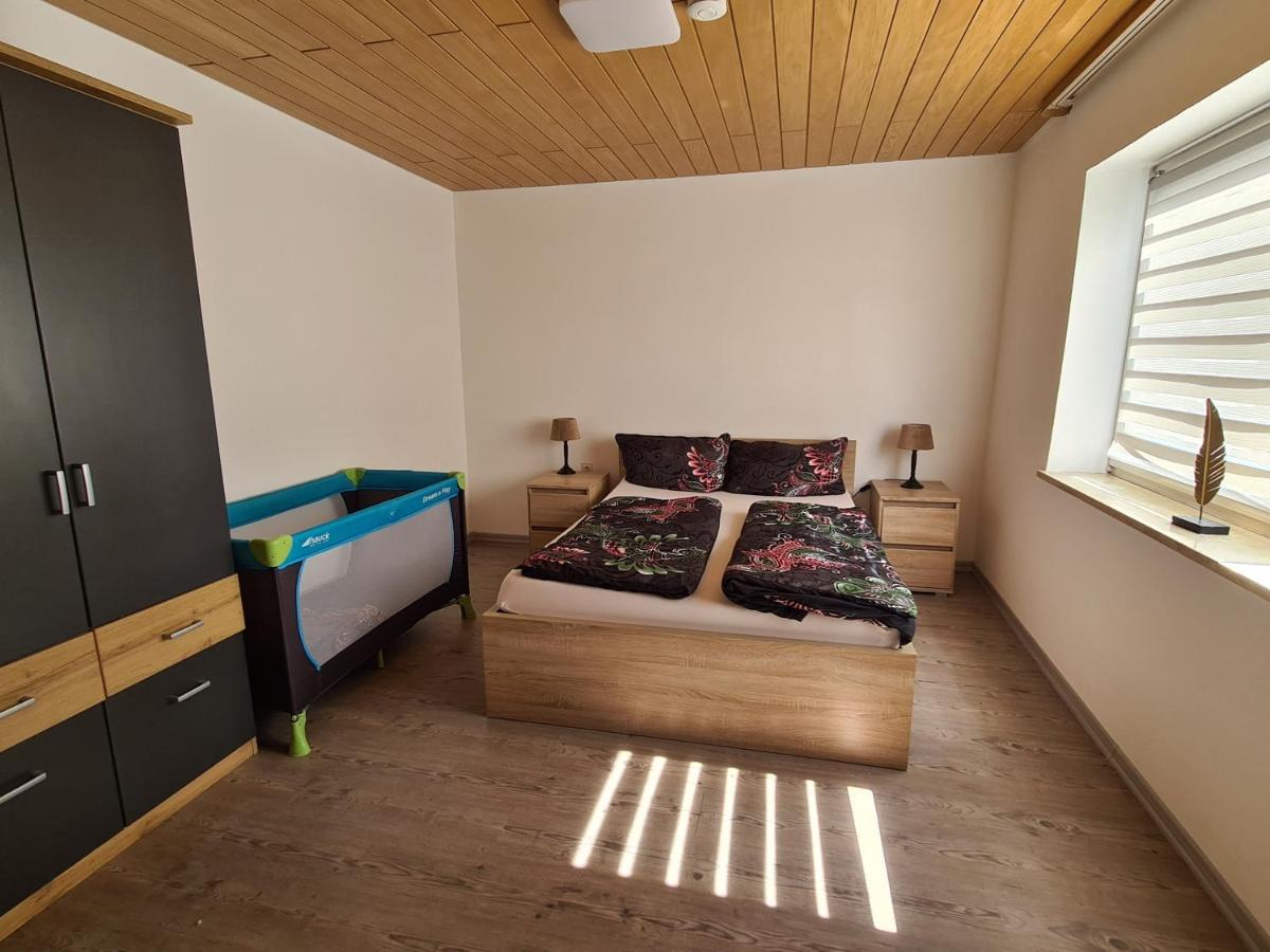 Haus Mitten In Herzen Von Günzburg Esterno foto